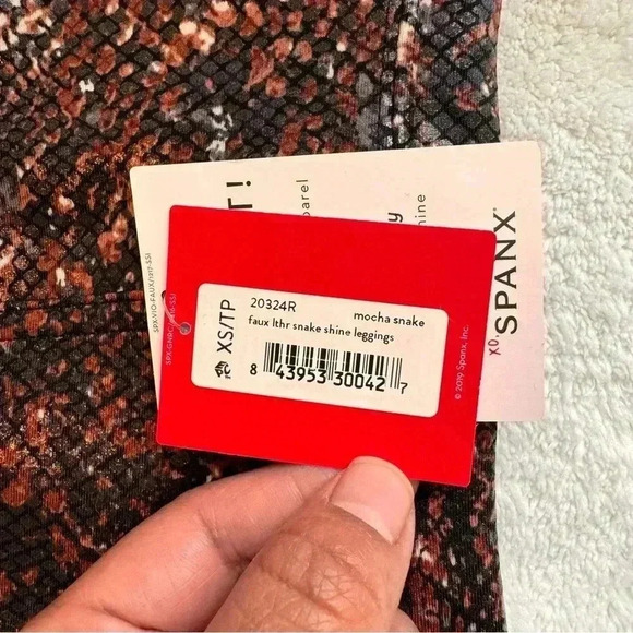 Spanx Faux Leather Snake Shine Leggings size XS - Picture 5 of 10